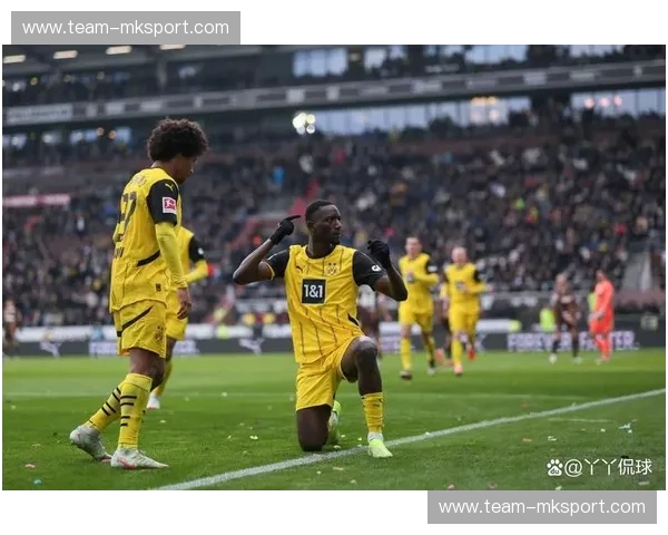 欧冠首发：点燃赛场的11人魔力